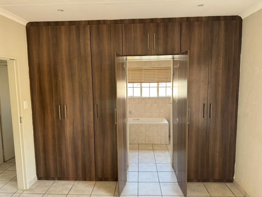 4 Bedroom Property for Sale in Hexrivier Lifestyle Estate North West